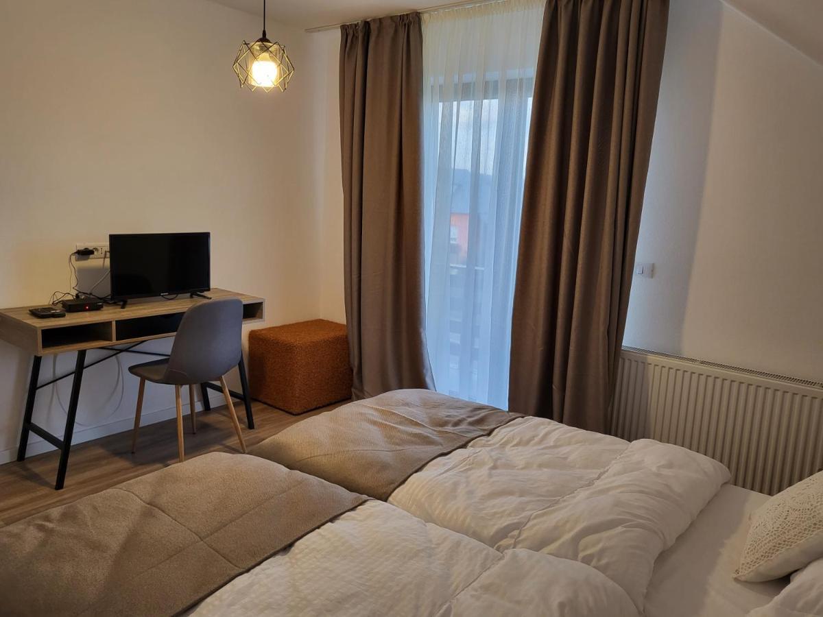 Eco Familia Otel Pojoga Dış mekan fotoğraf