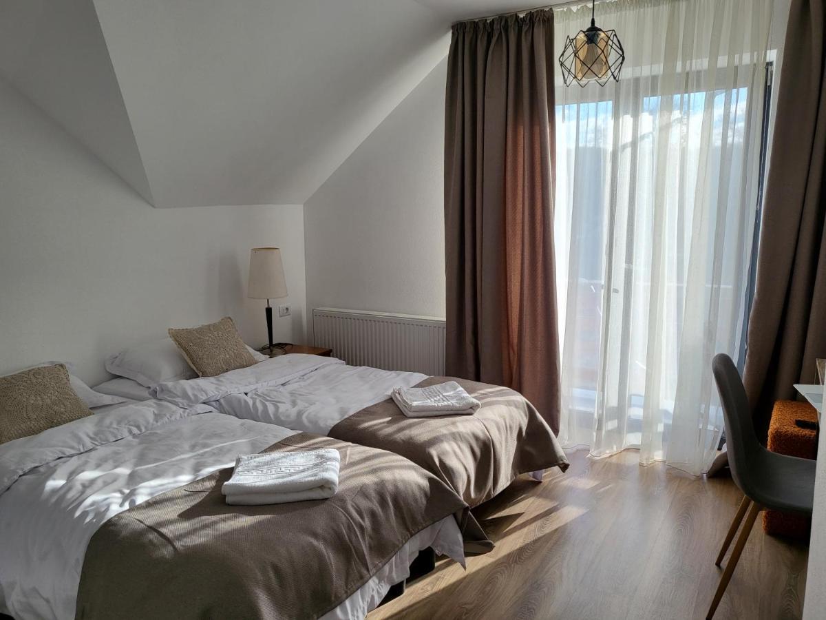 Eco Familia Otel Pojoga Dış mekan fotoğraf