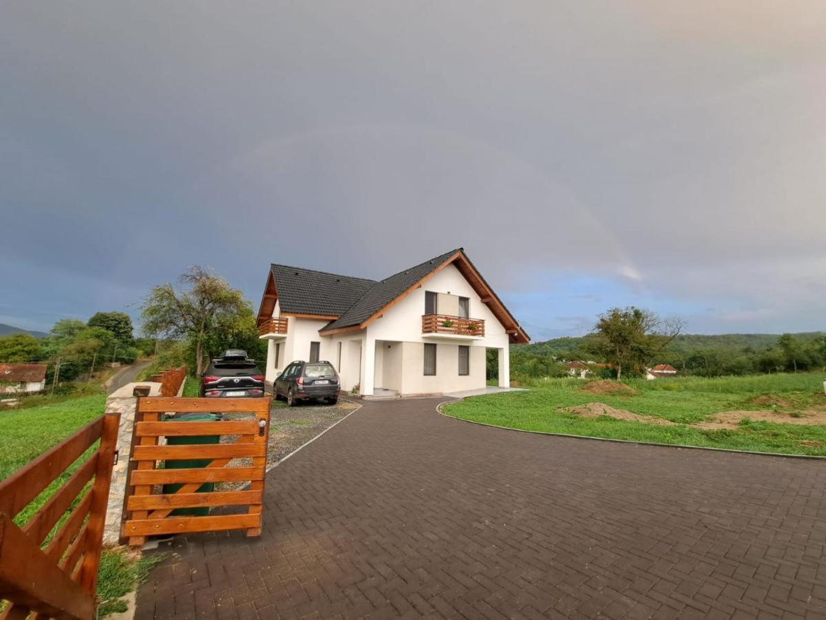 Eco Familia Otel Pojoga Dış mekan fotoğraf