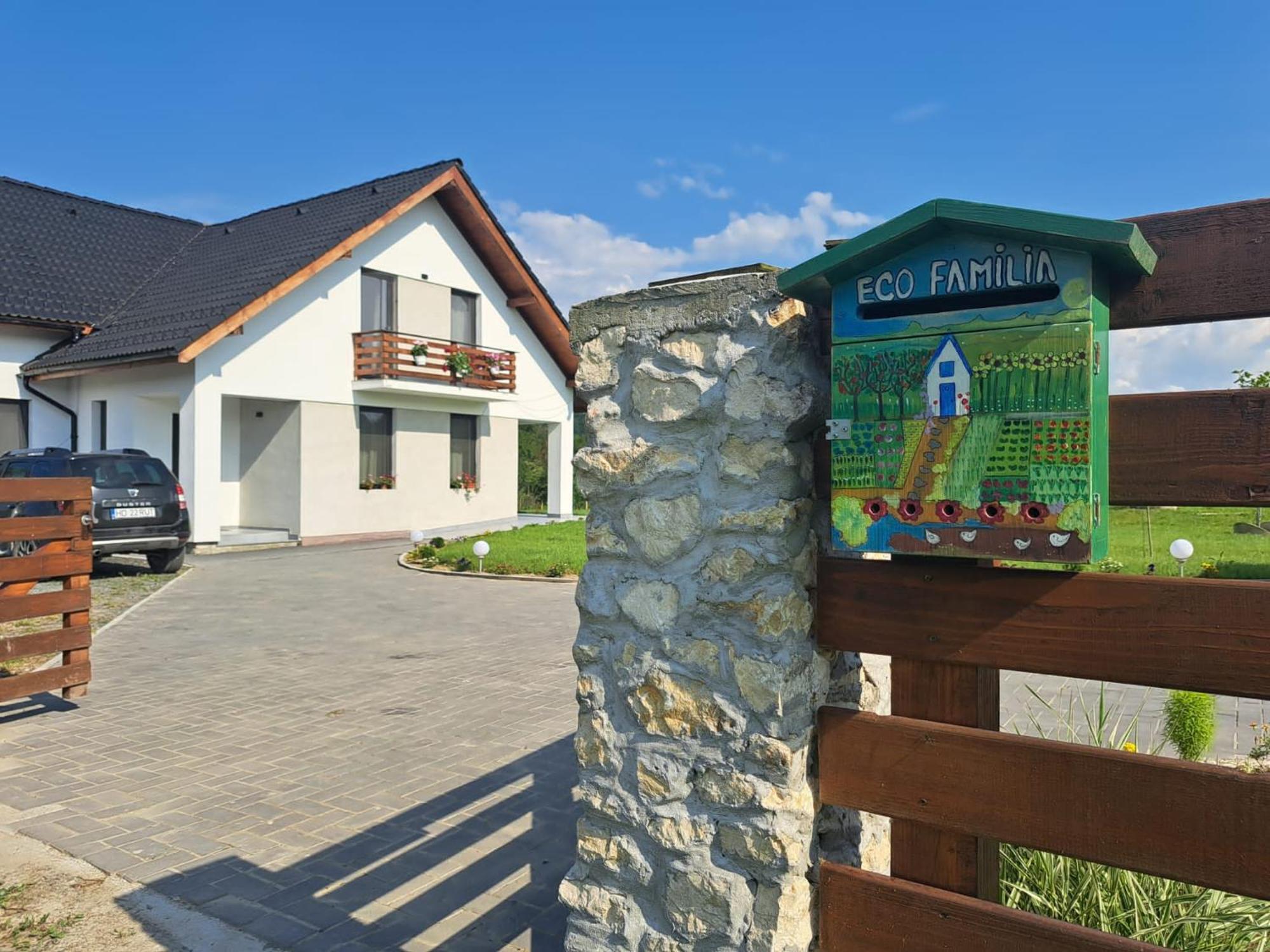 Eco Familia Otel Pojoga Dış mekan fotoğraf